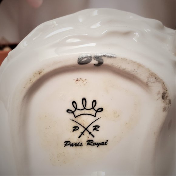 Lady of the Day - Picture 5 of 5